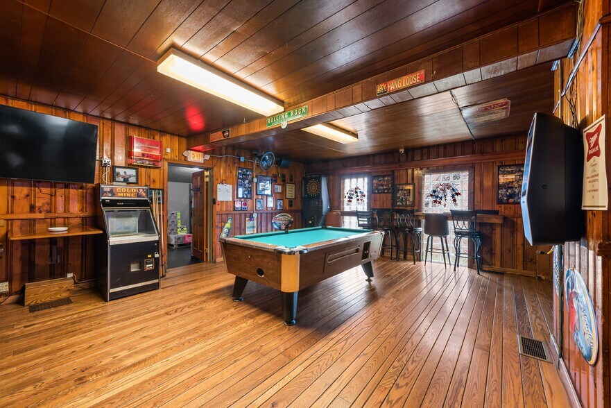 More Photos Of 19 N Maple Ave, Greensburg Bar For Sale