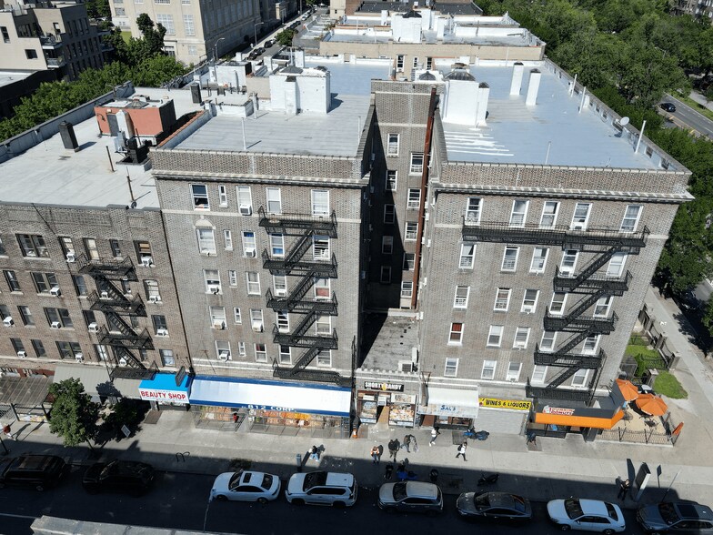 More Photos Of 320 Eastern Pky, Brooklyn Apartments For Lease