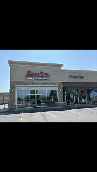 Primary Photo Of 12949 Shelbyville Rd, Louisville Restaurant For Lease