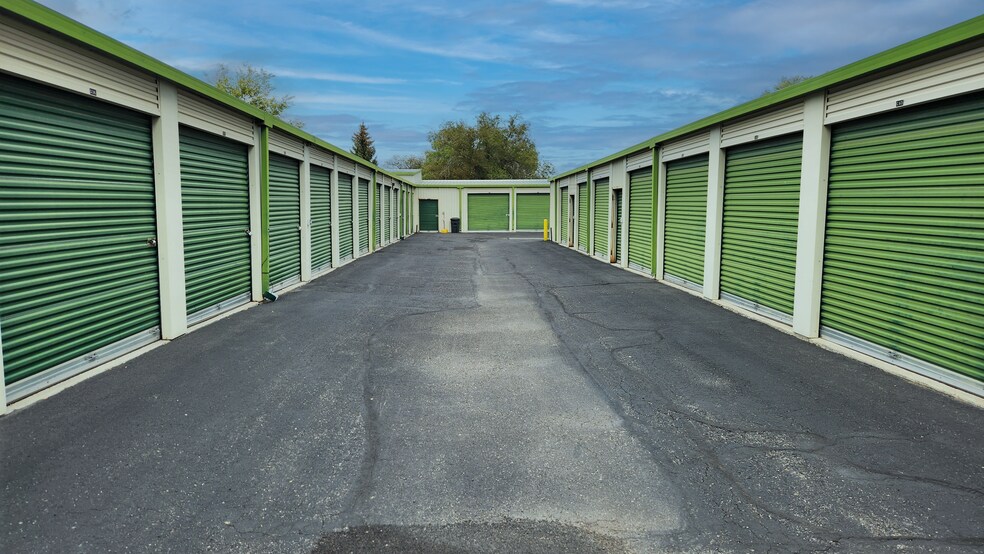 More Photos Of 239 N 9th St, Montrose Specialty For Sale