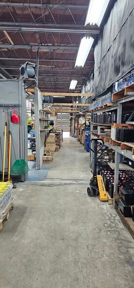 More Photos Of 747 Barnett Dr, Lake Worth Light Distribution For Sale
