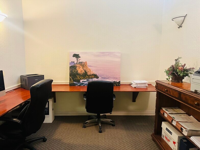 More Photos Of 376 W Main St, Lewisville Medical For Sale