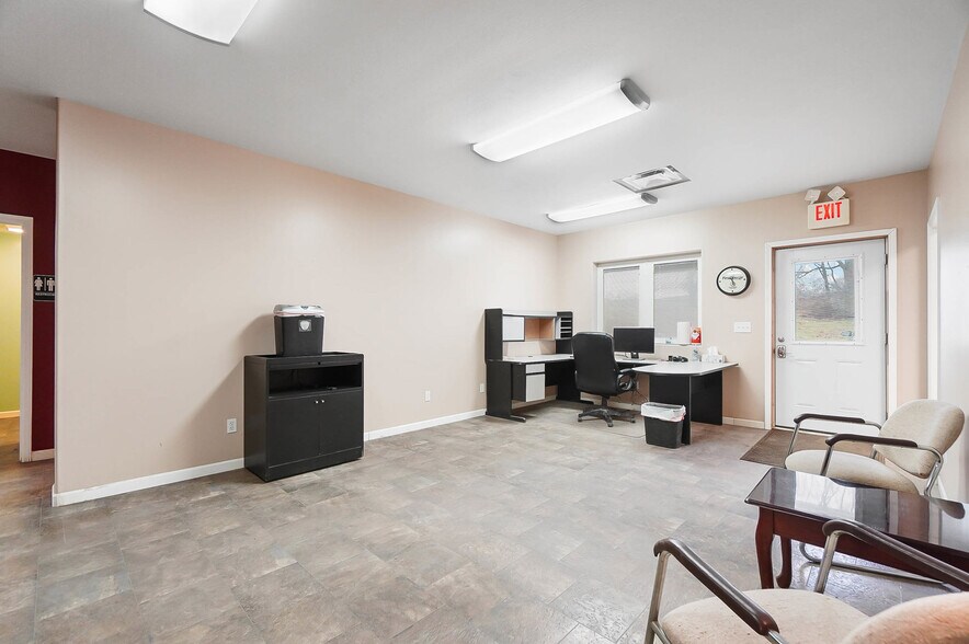 More Photos Of 6220 Knollwood Rd, Springfield Warehouse For Sale