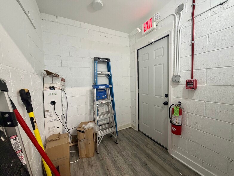 More Photos Of 3913 Sauk Trail, Richton Park Storefront Retail Residential For Sale