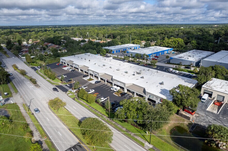 More Photos Of 285 W Central Pky, Altamonte Springs Showroom For Lease