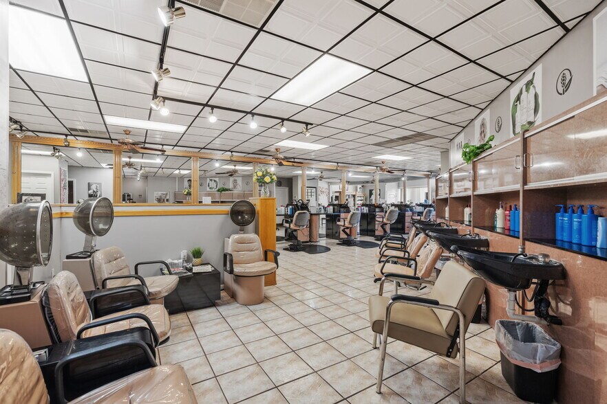 More Photos Of 605 W Baltimore St, Wilmington Storefront For Sale