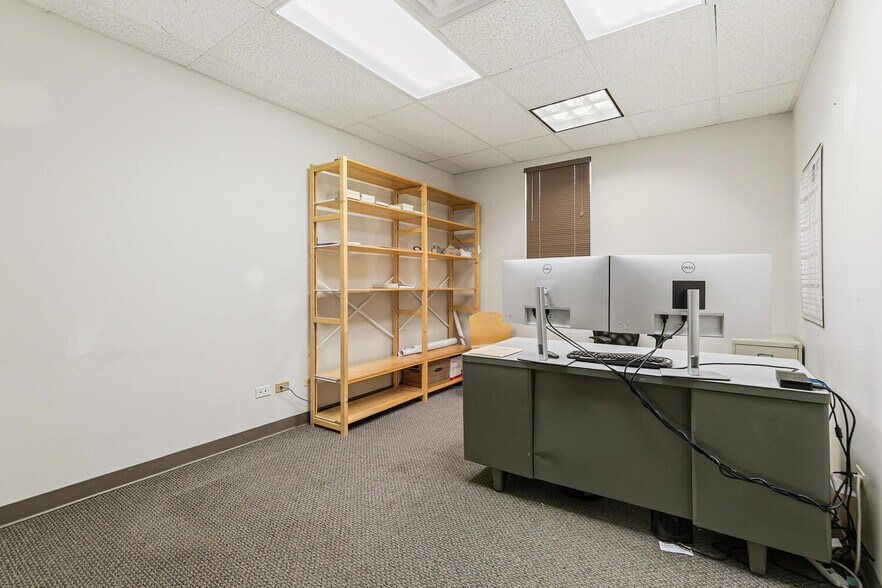 More Photos Of 7108 S Alton Way, Englewood Flex For Sale