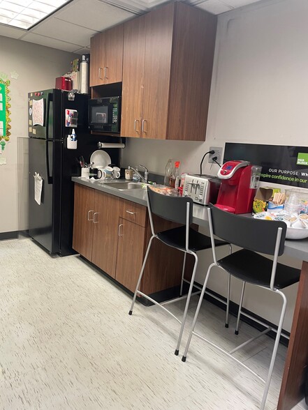 More Photos Of 7234 W North Ave, Elmwood Park Office Residential For Sale