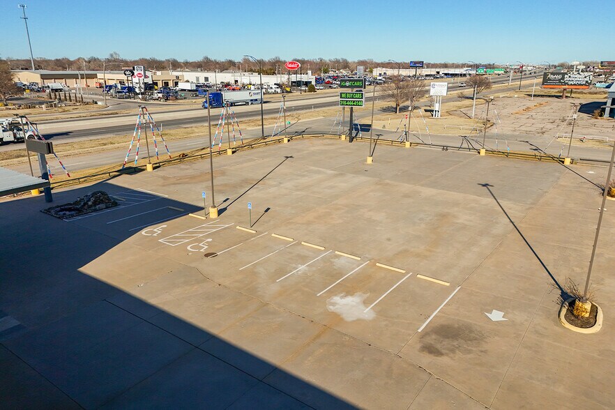 More Photos Of 11209 W Kellogg, Wichita Auto Dealership For Sale