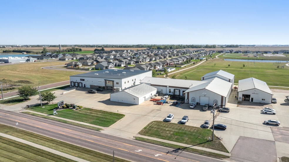 Primary Photo Of 451 E 1st St, Tea Flex For Lease