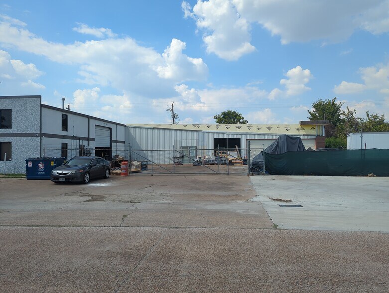 More Photos Of 513 Illinois St, South Houston Industrial For Sale