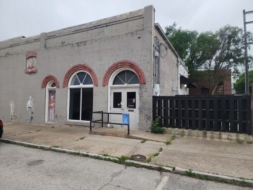 More Photos Of 324 E Main St, Shawnee Storefront For Sale