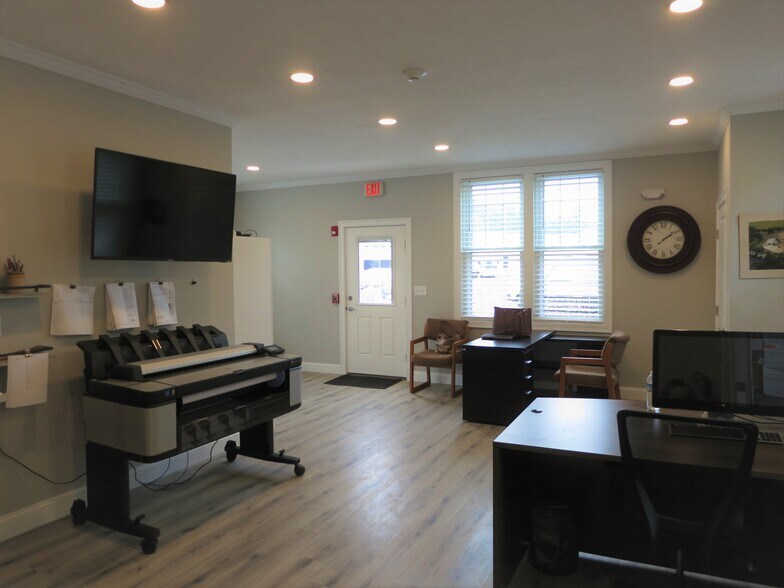 More Photos Of 373 Crescent St, West Bridgewater Warehouse For Lease