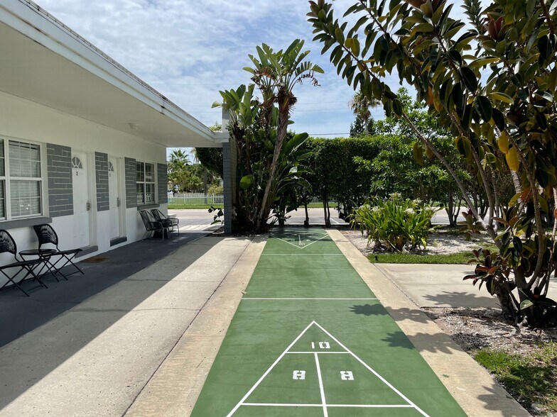 More Photos Of 629 Bay Esplanade, Clearwater Beach Specialty For Sale