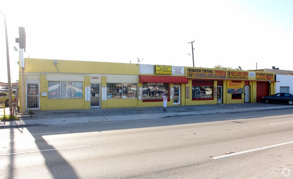 More Photos Of 4135-4175 E 8th Ave, Hialeah Storefront Retail Office For Lease