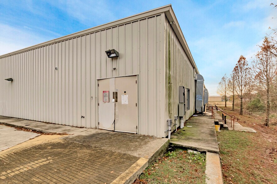 More Photos Of 3939 Choctaw Dr, Baton Rouge Freestanding For Lease