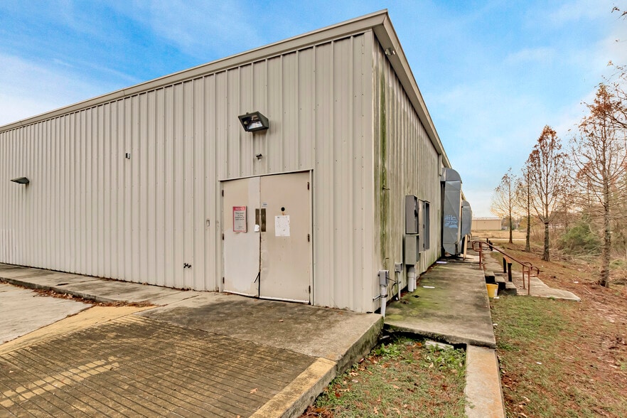 More Photos Of 3939 Choctaw Dr, Baton Rouge Freestanding For Sale