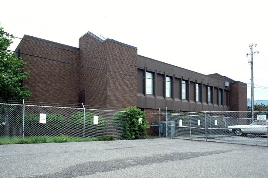 More Photos Of 8525 Clinton Rd, Brooklyn Warehouse For Sale