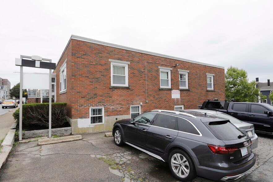 More Photos Of 460 County St, New Bedford Office For Lease