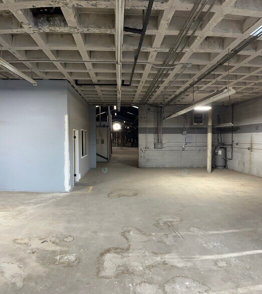 More Photos Of 1356 N Santiago St, Santa Ana Industrial For Sale