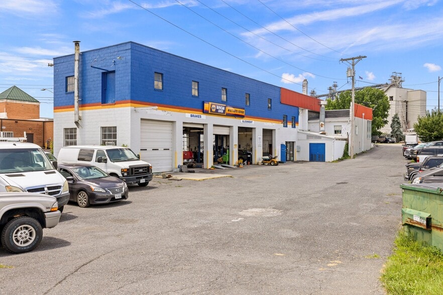 More Photos Of 530 N Main St, Harrisonburg Auto Repair For Sale