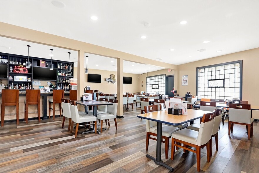 More Photos Of 2023 E Southeastern Ave, Indianapolis Restaurant For Sale