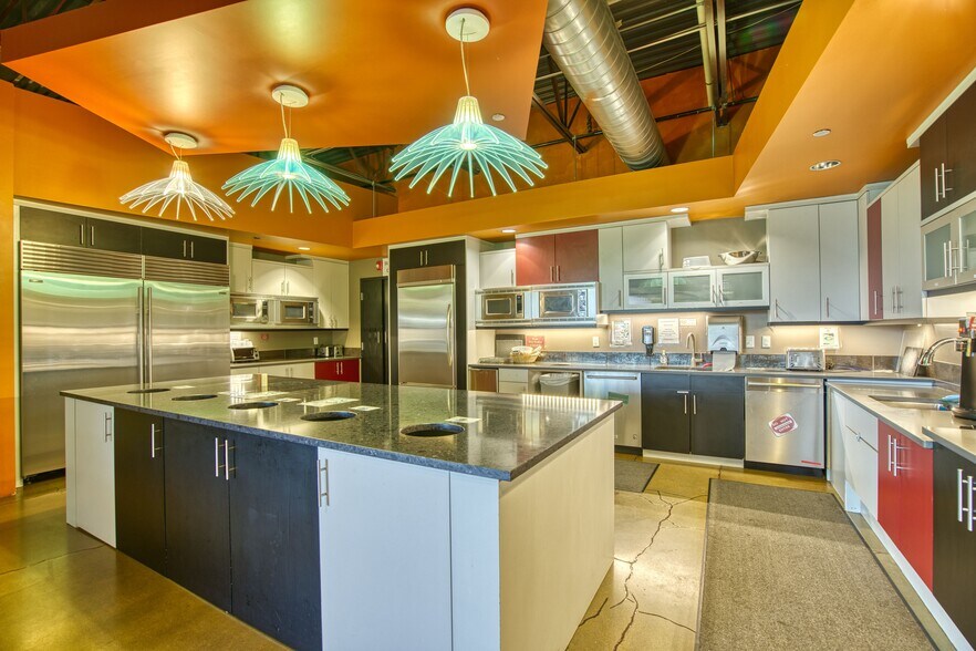 More Photos Of 6000 Spine Rd, Boulder Research And Development For Lease