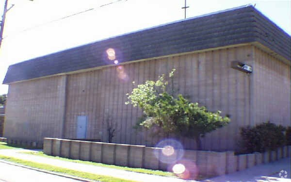 More Photos Of 998-1032 N G St, San Bernardino Religious Facility For Lease