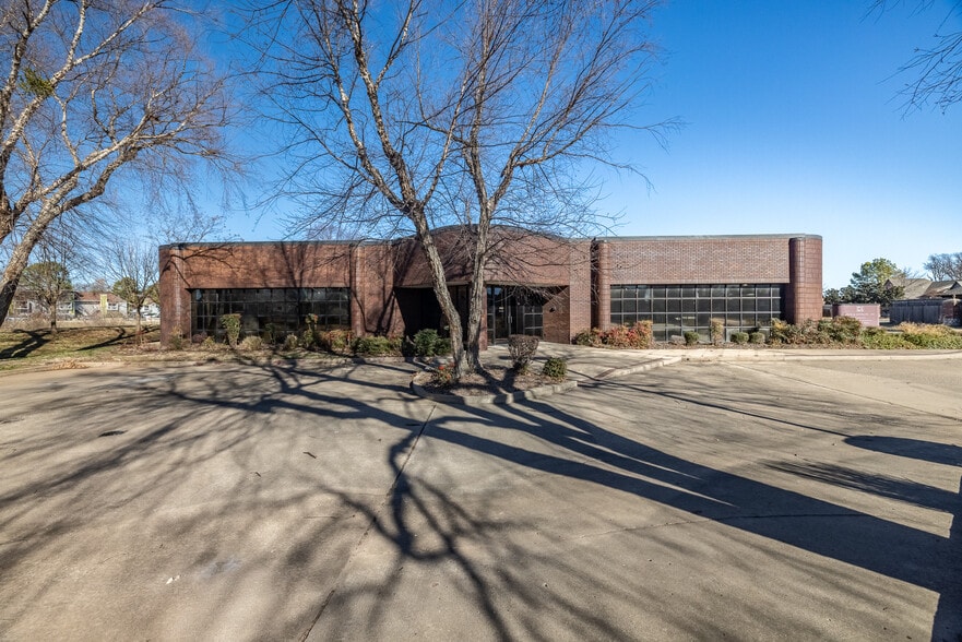 More Photos Of 6940 S Utica Ave, Tulsa Office For Sale