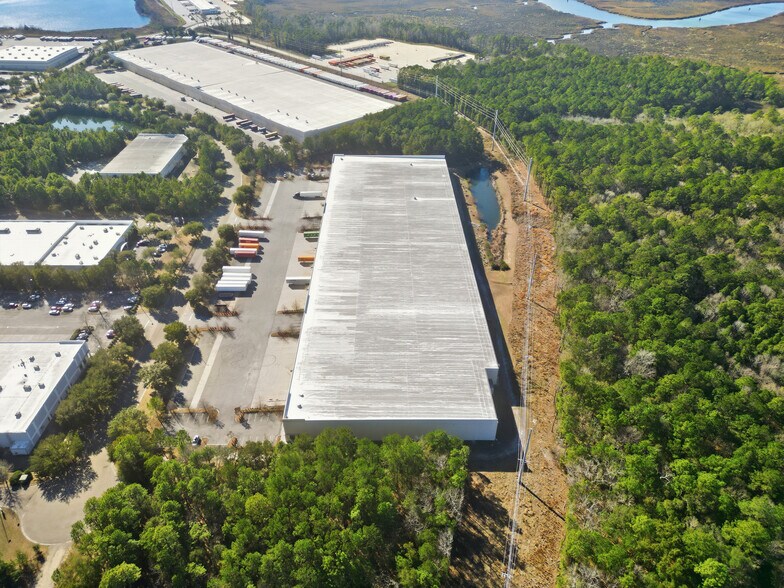 More Photos Of 2310 Charleston Regional Pky, Charleston Distribution For Lease