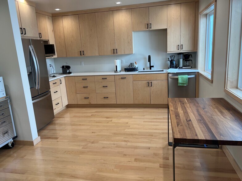 More Photos Of 834 Pearl St, Eugene Office For Lease