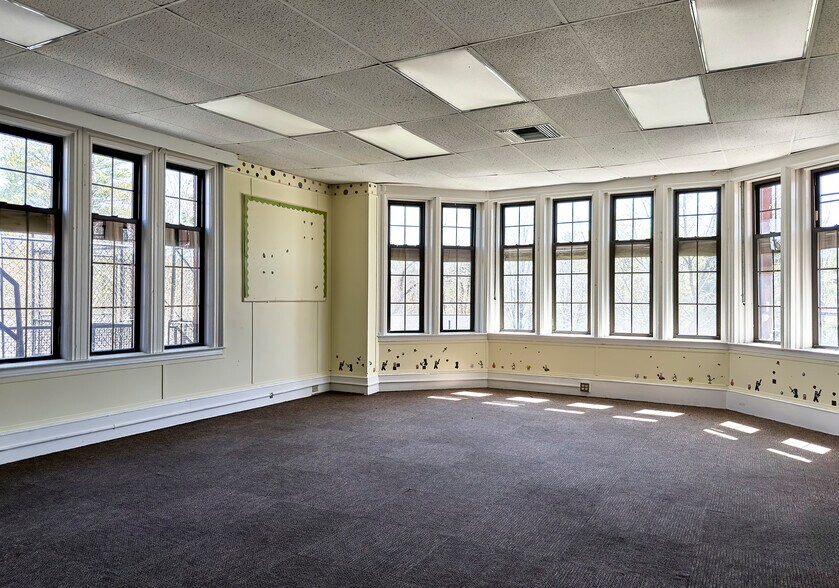 More Photos Of 349 Old Stockbridge Rd, Lenox Specialty For Sale