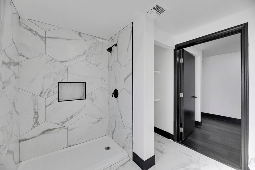 More Photos Of 530 S 7th St, Las Vegas Office Residential For Lease