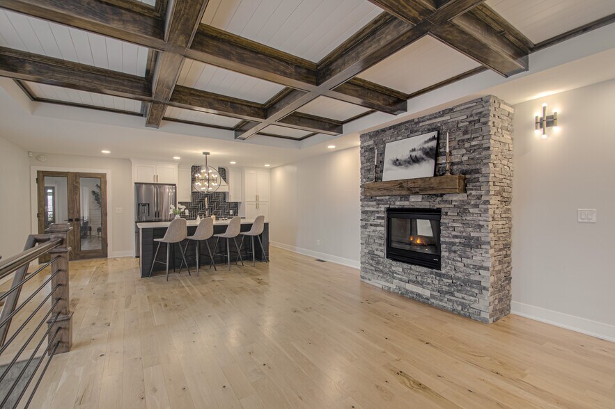 More Photos Of 1600 SW Market St, Lee's Summit Office For Sale