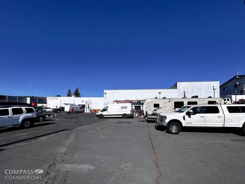More Photos Of 1260 NE 1st St, Bend Warehouse For Lease