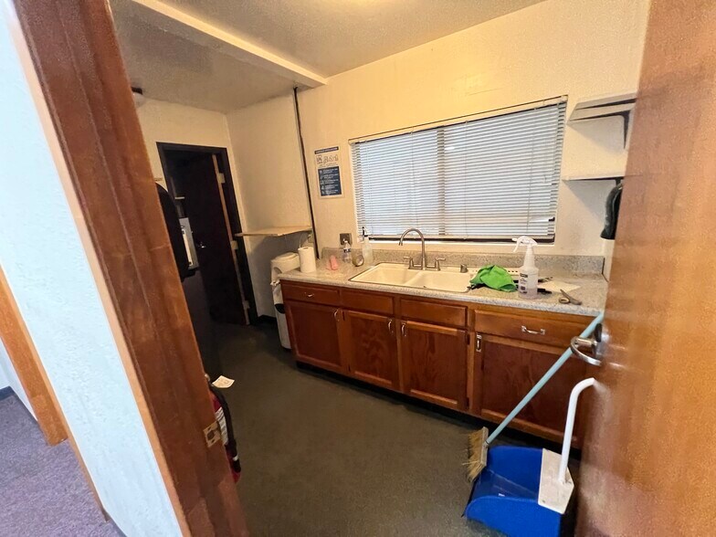 More Photos Of 522 E 6th St, Los Angeles Loft Creative Space For Sale
