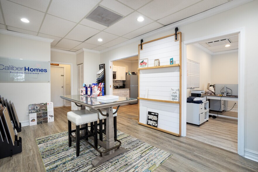 More Photos Of 217 W Seminole Ave, Melbourne Office For Lease