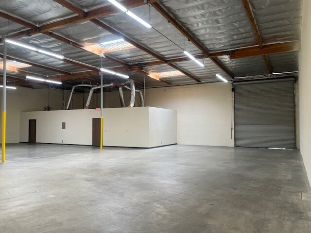More Photos Of 4700 E Miller Dr, Temple City Warehouse For Lease