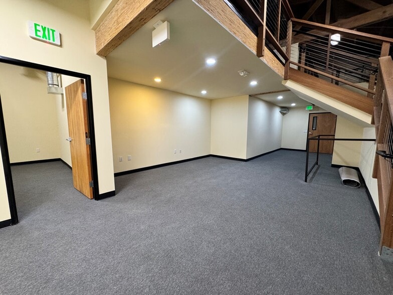 More Photos Of 3608 San Fernando Rd, Glendale Loft Creative Space For Lease
