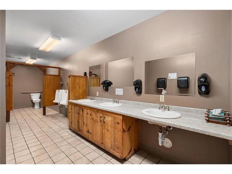 More Photos Of 15850 - 15860 T Bone Ln, Hayward Restaurant For Sale