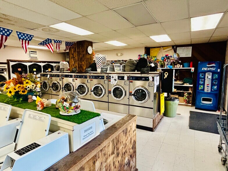 More Photos Of 547 W 4th St, Winnemucca Storefront Retail Residential For Sale