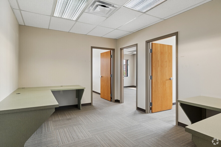 More Photos Of 875 Greentree Rd, Pittsburgh Office For Sale
