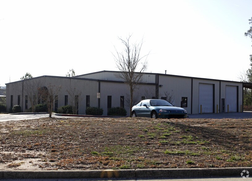 Primary Photo Of 6694 Oak Ridge Commerce Way, Austell Warehouse For Lease