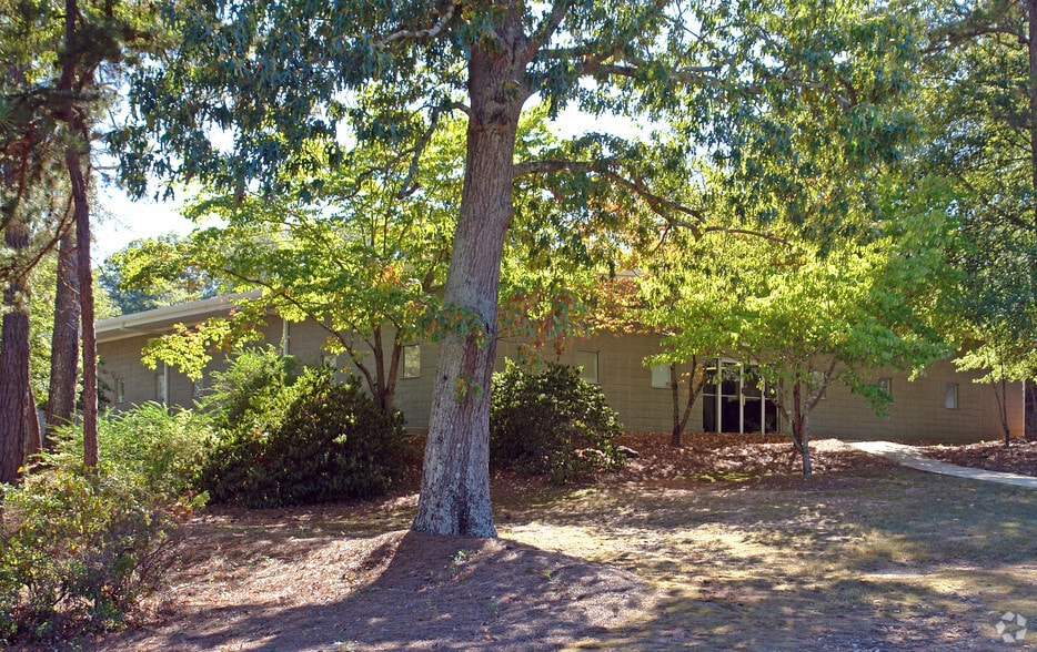 More Photos Of 100 Clover Green, Peachtree City Warehouse For Lease