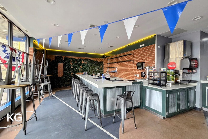 More Photos Of 3734 W Irving Park Rd, Chicago Restaurant For Lease