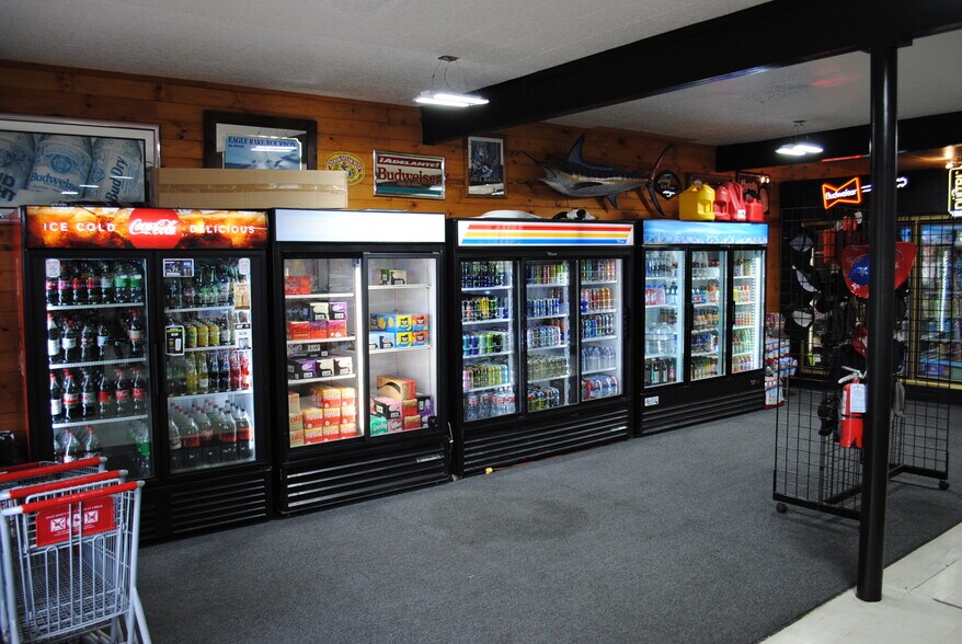 More Photos Of 810 HWY 93, Jackpot Convenience Store For Sale