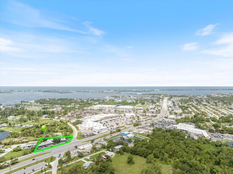 More Photos Of 2009-2025 S McCall Rd, Englewood Medical For Lease