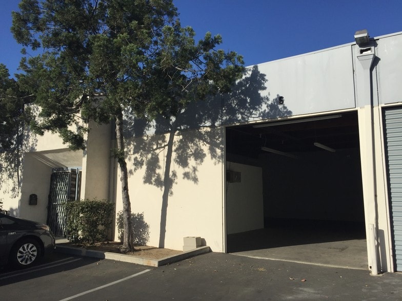 More Photos Of 3738-3742 W Century Blvd, Inglewood Warehouse For Lease