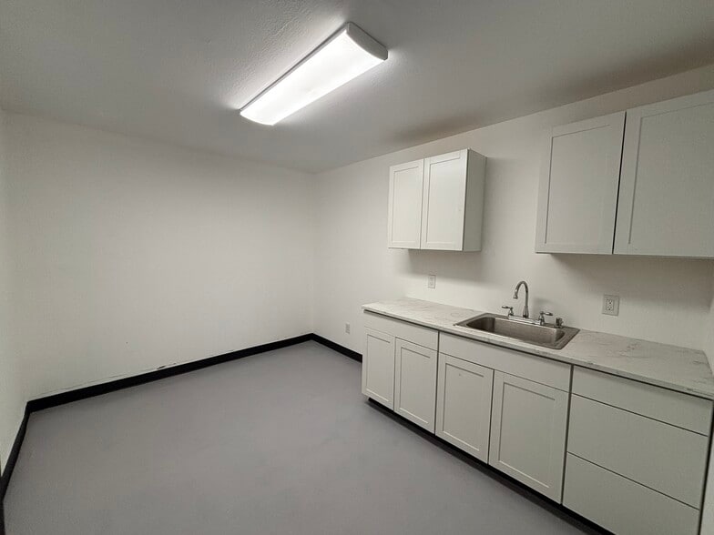 More Photos Of 11601 Whittier Blvd, Whittier Auto Dealership For Sale