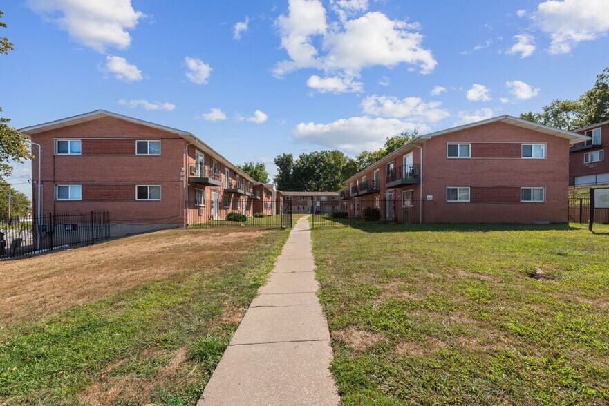 More Photos Of , Saint Louis Multifamily For Sale